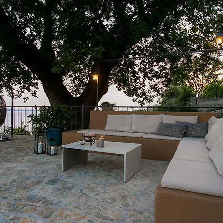 Aurora Villa